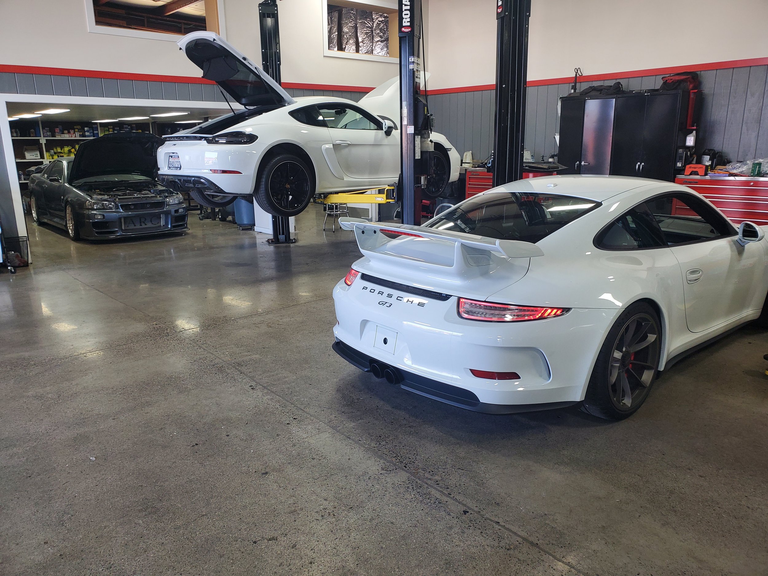 Porsches in the NW Autohaus shop